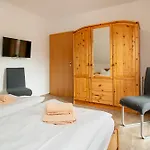 Ferienhaus Freesenbruch Reihenhaus 7 - Seestern Ostseeheilbad Zingst